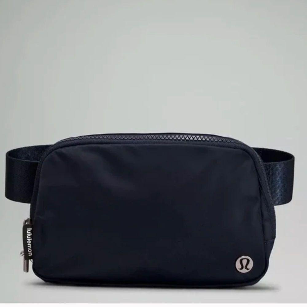 NWT, Lululemon Everywhere Belt Bag 1L- True Navy